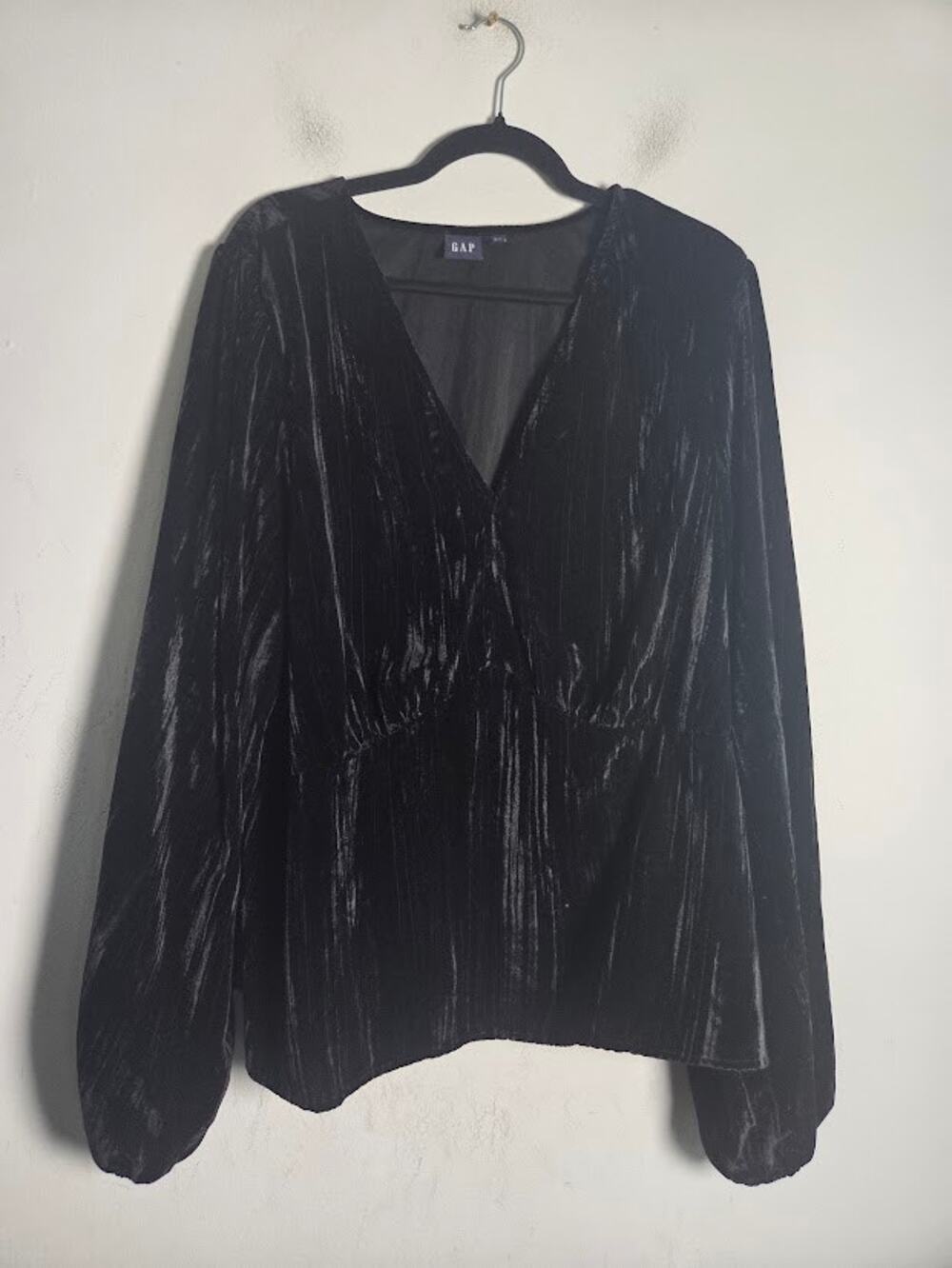 Gap Women Black Velvet V-Neck Renaissance Peasant Style Blouse size XXL Tall